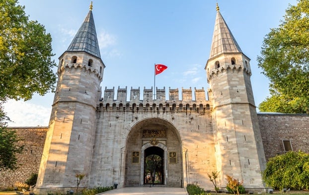 istana topkapi, wisata istana topkapi istanbul turki, gerbang istana topkapi, gerbang bab as salam, salutation gate of topkapi palace