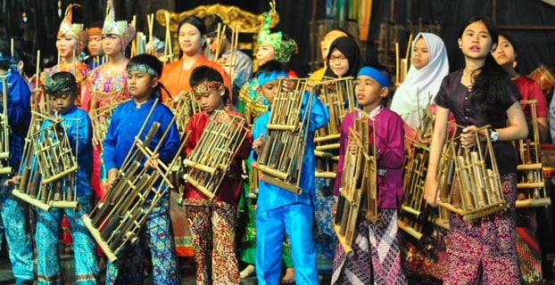 Saung Angklung Udjo Tempatnya Seni Dan Budaya Sunda