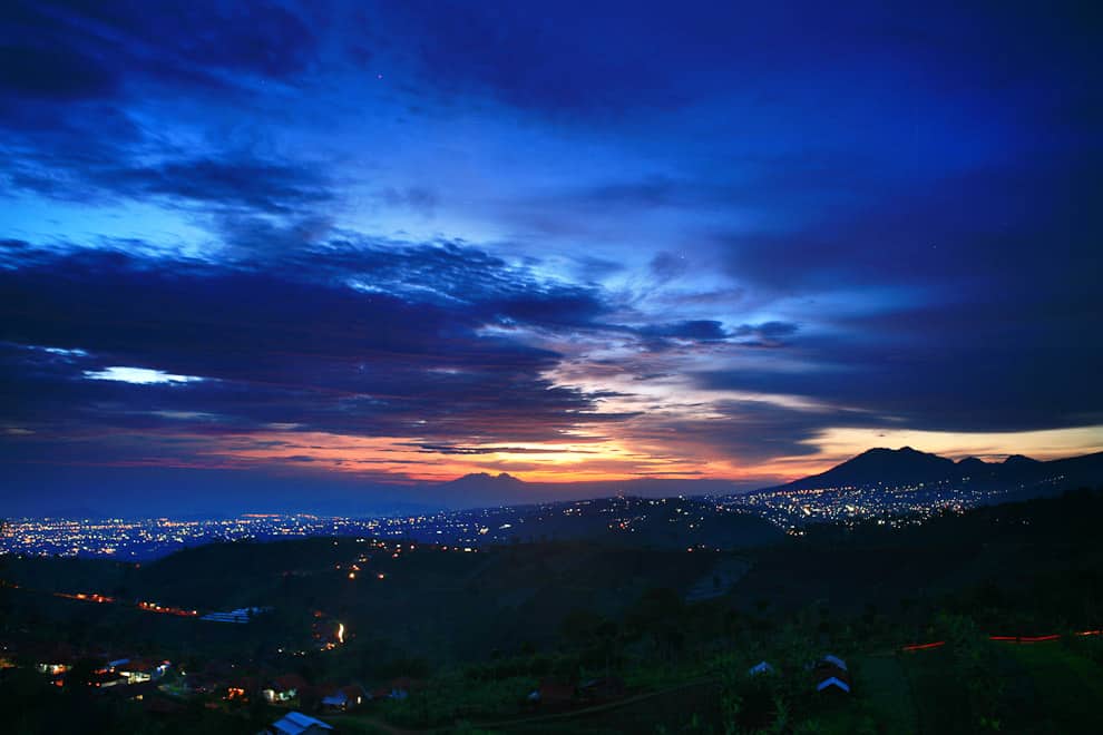 Wisata Sunset Bukit Moko bandung