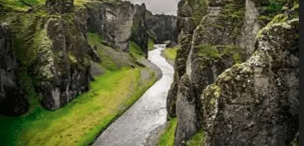 Fjaðrárgljúfur Canyon – Iceland