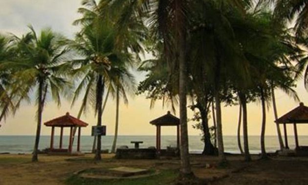 Fasilitas Yang Tersedia Di Pantai Karang Meong