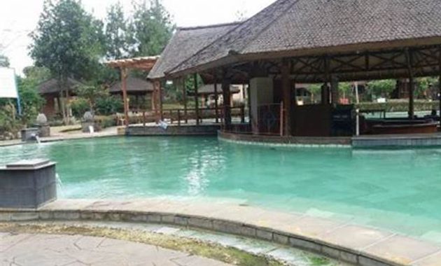 Kolam Renang Ciater Spa Resort