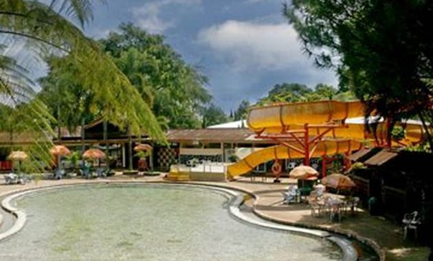 Kolam Renang Sari Ater Resort