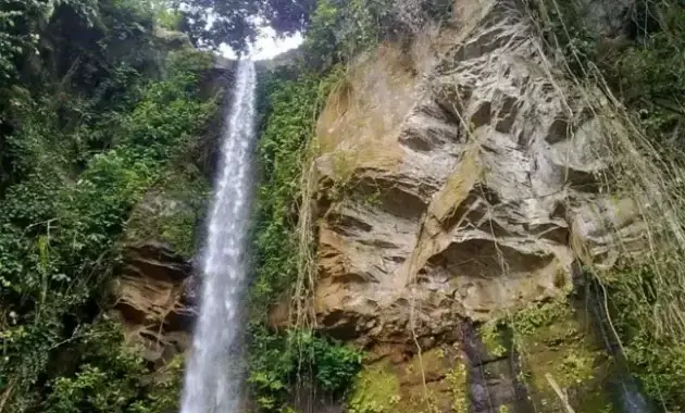 wisata air terjun cigumawang