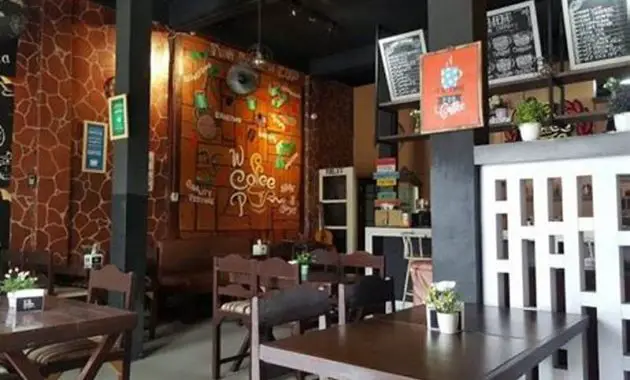 Cafe Di Gkb Gresik