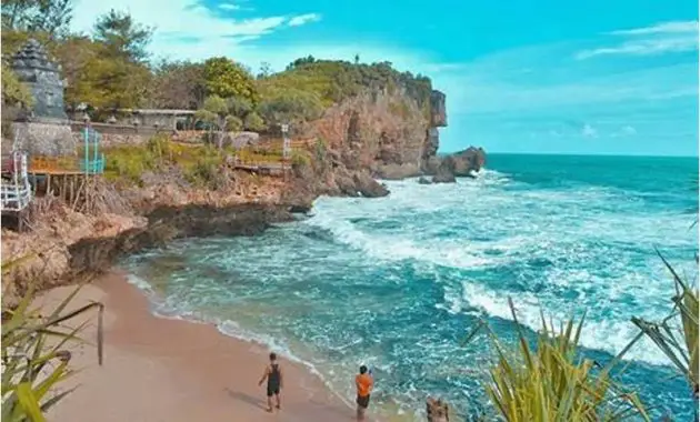 Pantai Ngobaran