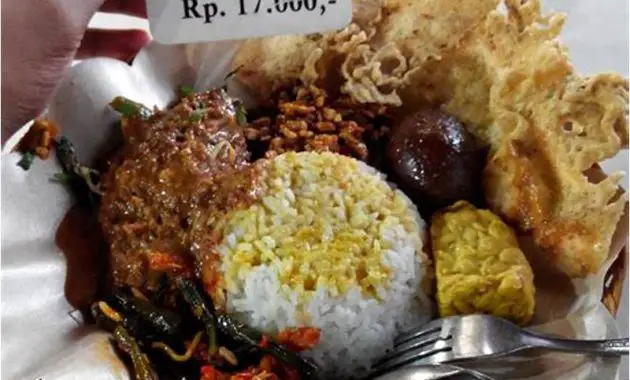 Nasi Pecel Bu Tinuk