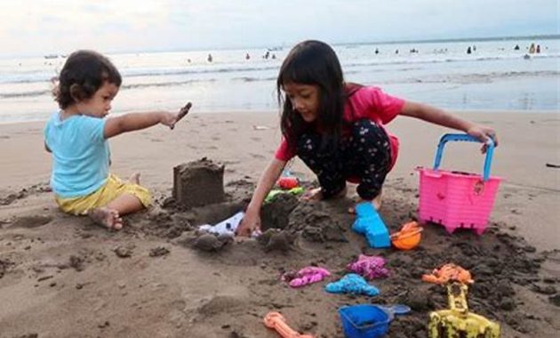 Tempat Bermain Anak-Anak Di Pantai Indah Kapuk