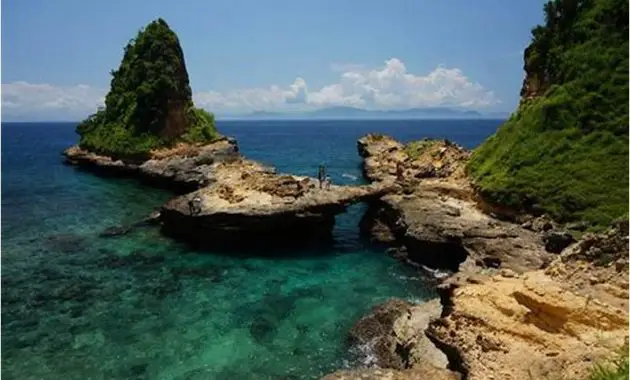 Pantai Tanjung Bloam